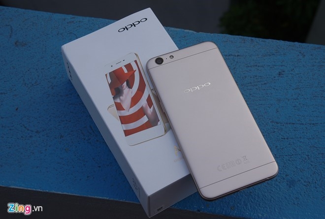 Nhung smartphone gia tot ban o Viet Nam cuoi nam hinh anh 3