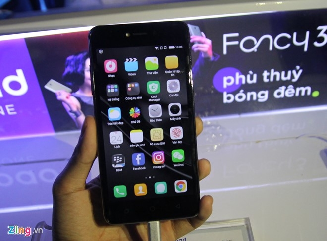 Nhung smartphone gia tot ban o Viet Nam cuoi nam hinh anh 4