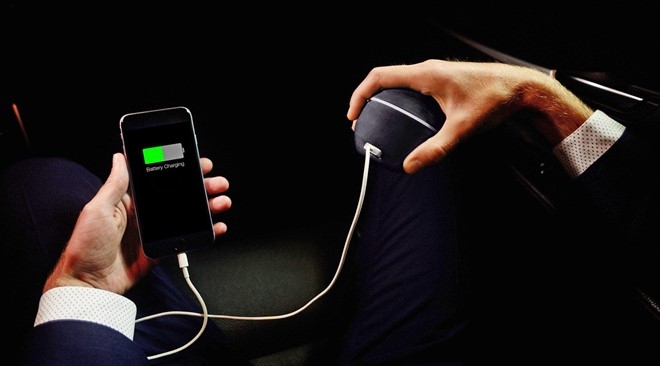 Cuc sac smartphone dung nang luong tu co the hinh anh 1