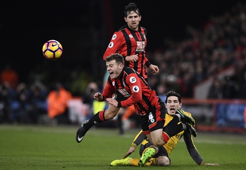arsenal-thoat-thua-sau-khi-bi-dan-ba-ban-1