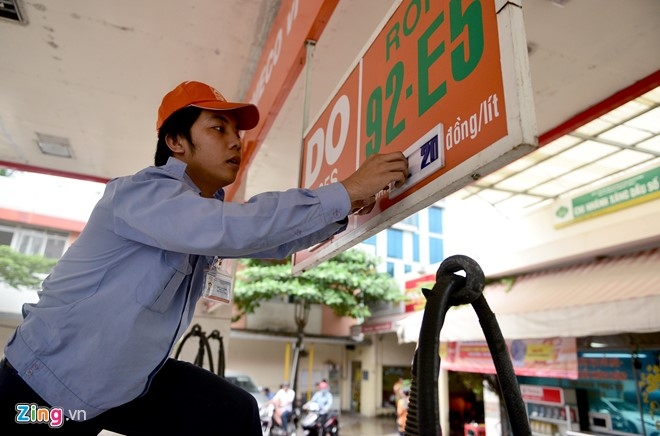 Chieu nay xang co the tiep tuc tang gia hinh anh 1