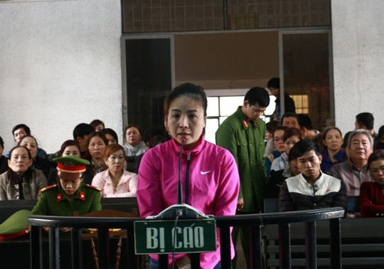  Bị cáo Bạch Thị Thảo Nguyên tại phiên tòa 