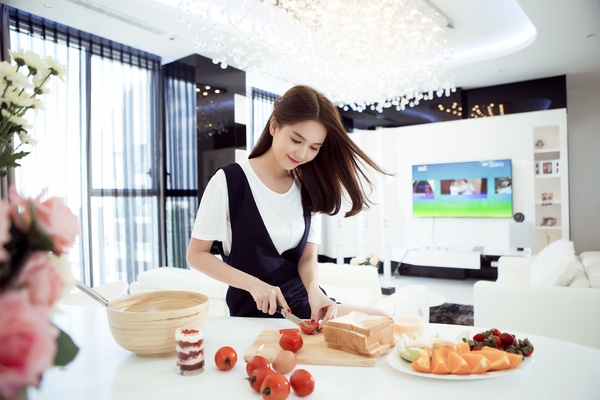 Gây choáng khi chi mạnh mua sim tiền tỷ, Ngọc Trinh giàu có đến cỡ nào? - Ảnh 5. Gây choáng khi chi mạnh mua sim tiền tỷ, Ngọc Trinh giàu có đến cỡ nào? - Ảnh 5.