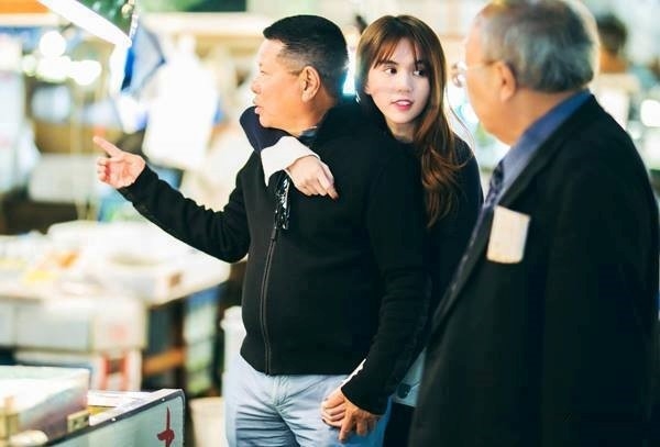 Gây choáng khi chi mạnh mua sim tiền tỷ, Ngọc Trinh giàu có đến cỡ nào? - Ảnh 13. Gây choáng khi chi mạnh mua sim tiền tỷ, Ngọc Trinh giàu có đến cỡ nào? - Ảnh 13.