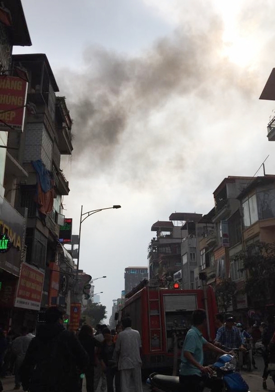 ha noi: he lo nguyen nhan vu chay trong ngo o pho bach mai hinh anh 2