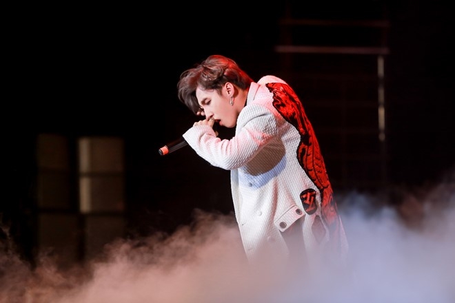 Son Tung M-TP lan dau mang hit 'Lac troi' len song truc tiep hinh anh 3