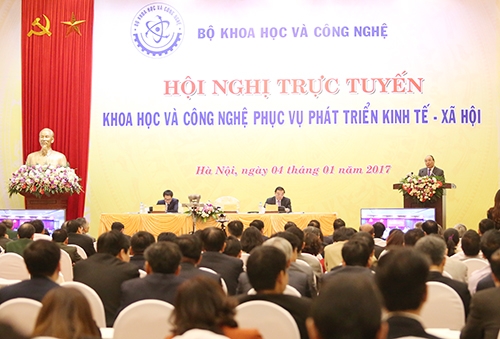 thu-tuong-dung-de-nha-khoa-hoc-vat-va-mua-hoa-don-1