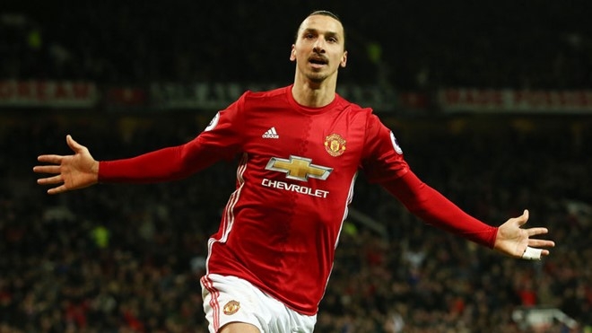 Ibrahimovic nhan giai thuong xuat sac nhat thang 12 hinh anh 1