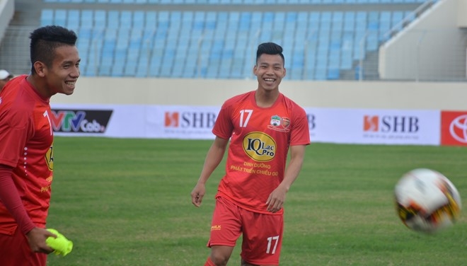 Cong Phuong lanh lung trong buoi tap cuoi cua HAGL hinh anh 4