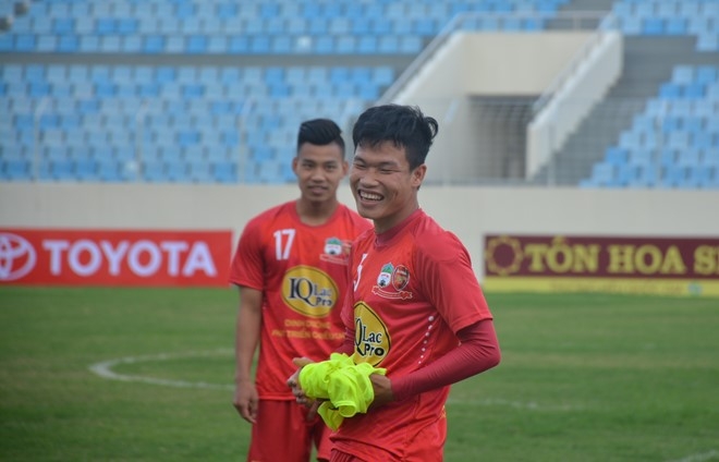 Cong Phuong lanh lung trong buoi tap cuoi cua HAGL hinh anh 5