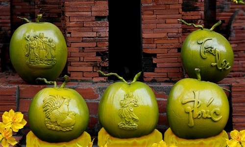 cay-trai-hinh-ga-chung-tet-dua-nhau-bung-hang