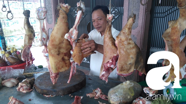 Sát Tết, giò me Nghệ An làm mỏi tay vẫn không đủ cung cấp cho thị trường Hà Nội, Sài Gòn. - Ảnh 3. Sát Tết, giò me Nghệ An làm mỏi tay vẫn không đủ cung cấp cho thị trường Hà Nội, Sài Gòn. - Ảnh 3.