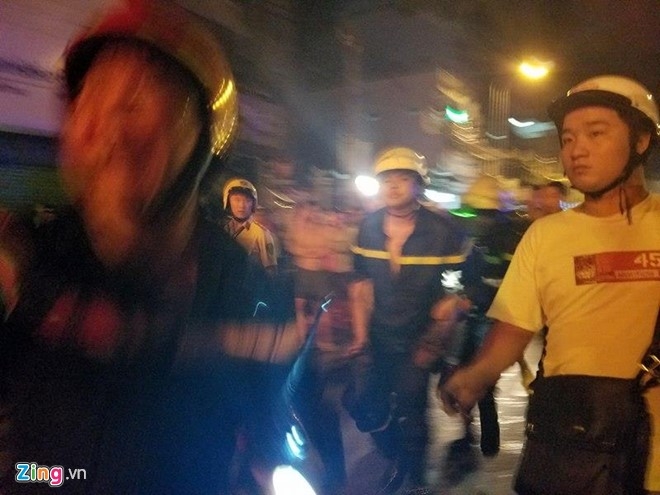 Chay lon o Sai Gon giua dem, nhieu nguoi mac ket hinh anh 3
