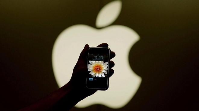 Ngay nay 10 nam truoc, iPhone ra doi hinh anh 1