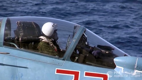 [ẢNH] Khoảnh khắc đẹp của tàu sân bay Nga tham chiến ở Syria  ảnh 2