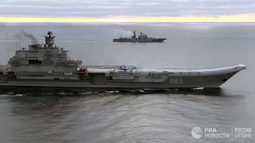 [ẢNH] Khoảnh khắc đẹp của tàu sân bay Nga tham chiến ở Syria  ảnh 15