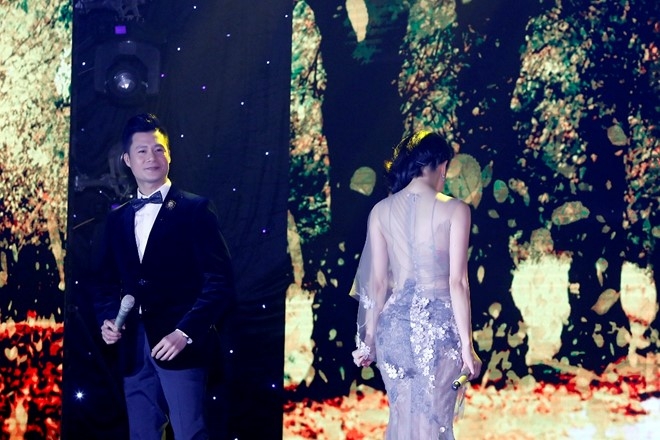 Thu Phuong va Quang Dung nong nan tren san khau hinh anh 2