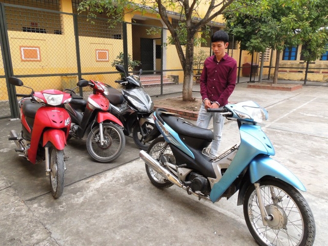 Đối tượng Đỗ Tiến Giáp và tang vật vụ án (ảnh: Công an Hà Nam)