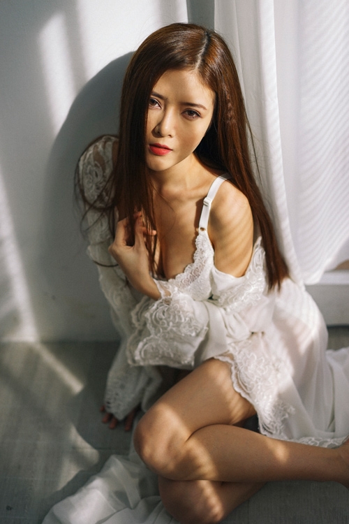 Bùi Anh Tuấn có tiếc khi thấy Lilly Luta gợi cảm thế này? hình ảnh 5 bui anh tuan co tiec khi thay lilly luta goi cam the nay? hinh anh 5