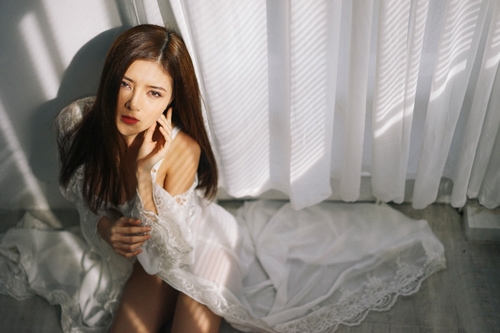 Bùi Anh Tuấn có tiếc khi thấy Lilly Luta gợi cảm thế này? hình ảnh 6 bui anh tuan co tiec khi thay lilly luta goi cam the nay? hinh anh 6