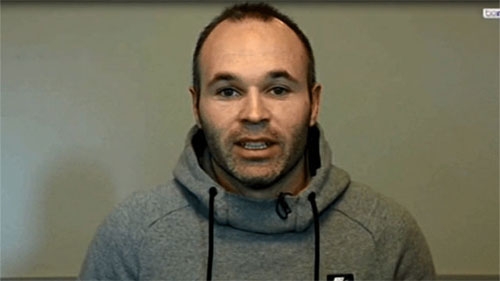 iniesta-goi-dien-xin-loi-nhom-cau-thu-real-madrid