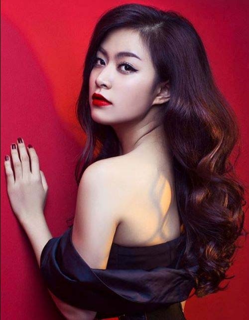 Nhan sắc biến đổi của Hoàng Thùy Linh sau 10 năm bước vào showbiz hình ảnh 5 nhan sac bien doi cua hoang thuy linh sau 10 nam buoc vao showbiz hinh anh 5