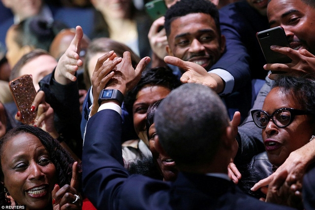 Tại đây, Tổng thống Obama đã nhận được sự chào đón nồng nhiệt của người dân, những người thậm chí đã hô lớn Thêm 4 năm nữa khi ông vừa bắt đầu bài phát biểu. (Ảnh: Reuters)