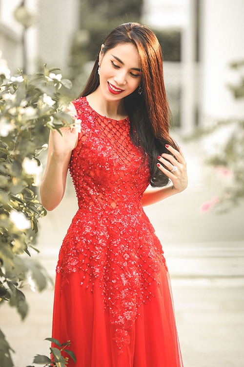 thuy-tien-khoe-vong-eo-nho-nhan-9