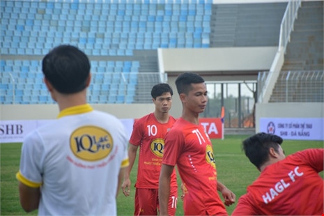Công Phượng “mất điện”, HA Gia Lai thua ngược ở Pleiku - ảnh 1