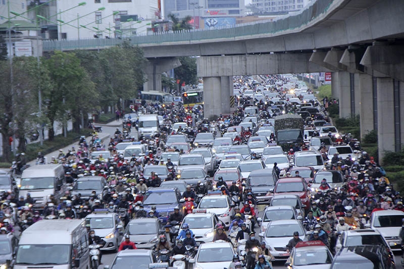 Hà Nội lại kẹt ứ mọi ngả chiều cuối tuần