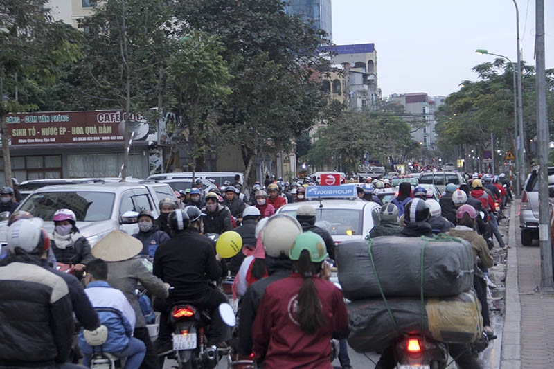Hà Nội lại kẹt ứ mọi ngả chiều cuối tuần