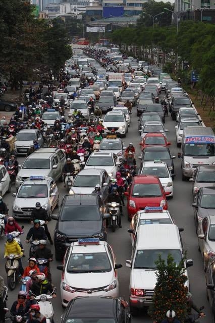 Hà Nội lại kẹt ứ mọi ngả chiều cuối tuần