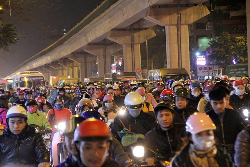 Hà Nội lại kẹt ứ mọi ngả chiều cuối tuần