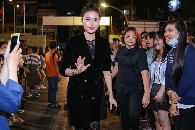 Ky Duyen kem tuoi tan tren tham do su kien hinh anh 5
