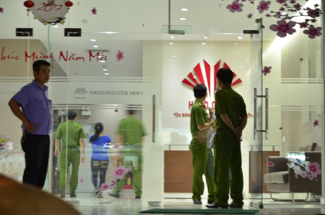 Công an phong tỏa hiện trường để điều tra