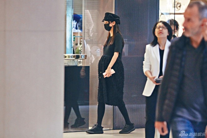 Angelababy sang Hong Kong chuan bi sinh con hinh anh 2