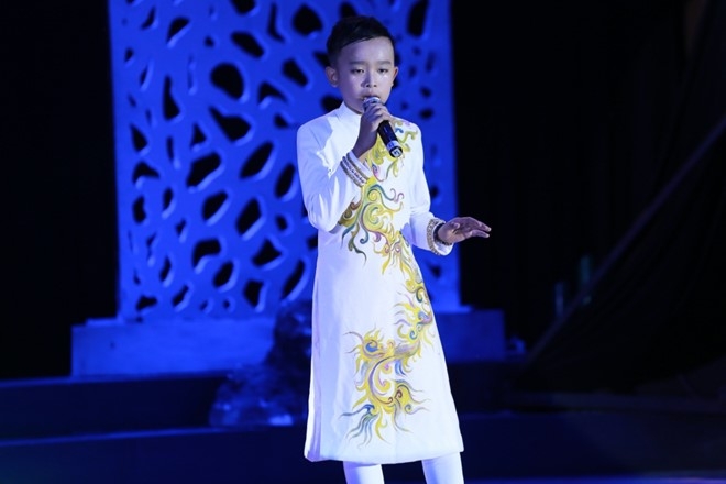 Ho Ngoc Ha coi bo giay song ca cung Dan Truong hinh anh 3
