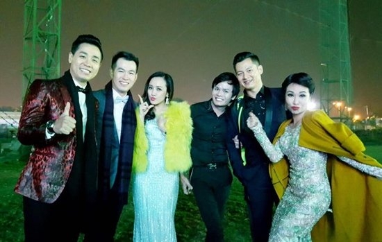 Sau nỗi buồn mất mẹ, MC Kỳ Duyên trở lại đằm thắm, quyến rũ