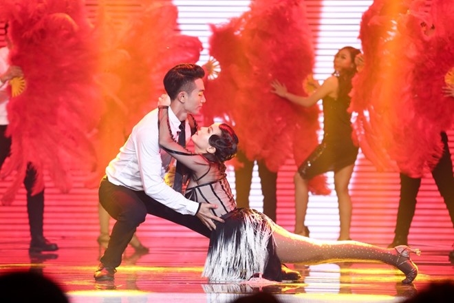 Yen Trang mao hiem voi cu nga tu do cao 2 m hinh anh 2