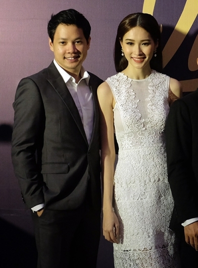 chang-duong-yeu-cua-hoa-hau-thu-thao-va-ban-trai-dai-gia-11