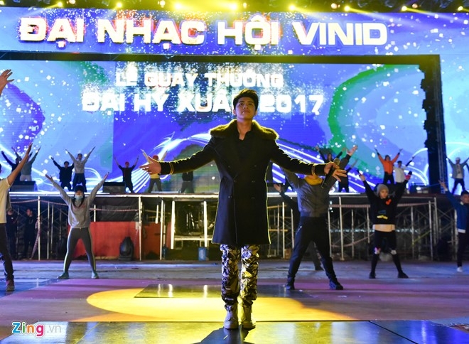 Noo Phuoc Thinh: 'Showbiz Viet, cang noi tieng cang co don' hinh anh 1