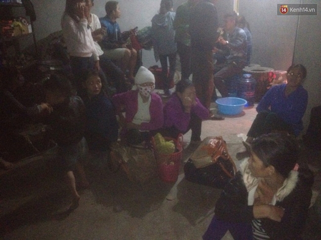 Trên đường về quê ăn Tết, xe giường nằm bị lật khiến 14 người nhập viện - Ảnh 2.