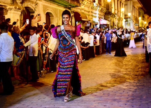 le-hang-trinh-dien-thoi-trang-cung-dan-nguoi-dep-miss-universe-7