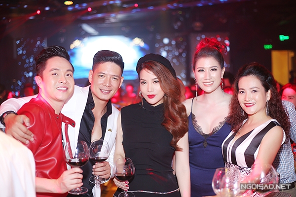 phi-thanh-van-khoe-nguc-day-ben-vo-binh-minh-3