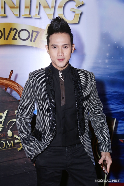 phi-thanh-van-khoe-nguc-day-ben-vo-binh-minh-11