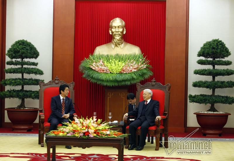 Tổng bí thư tiếp Thủ tướng Nhật Bản