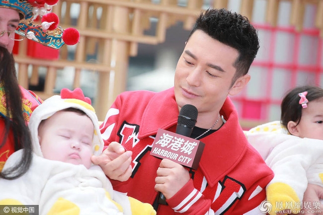 Đây là hình ảnh đầu tiên về quý tử nhà Angela Baby - Huỳnh Hiểu Minh - Ảnh 9.