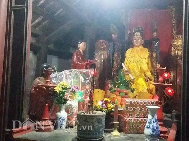 hai phong: thu vi pho tuong 700 tuoi co the tu dung len ngoi xuong hinh anh 1