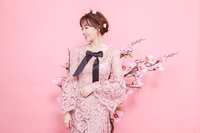 Hari Won mac ao dai cach tan don xuan hinh anh 4