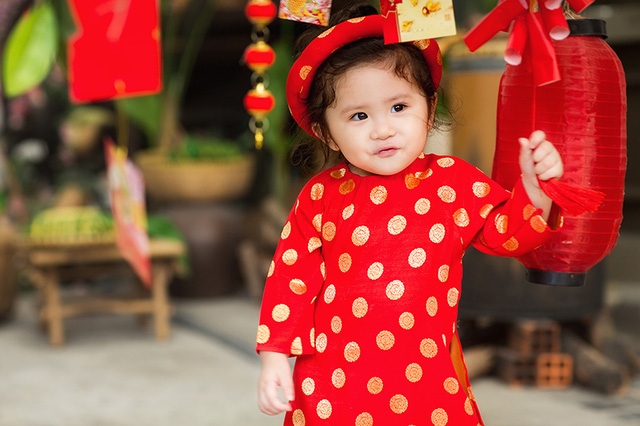 Tết này, Mimi đã sang tuổi thứ hai. Bé và gia đình chúc độc giả một năm mới tốt lành, may mắn!